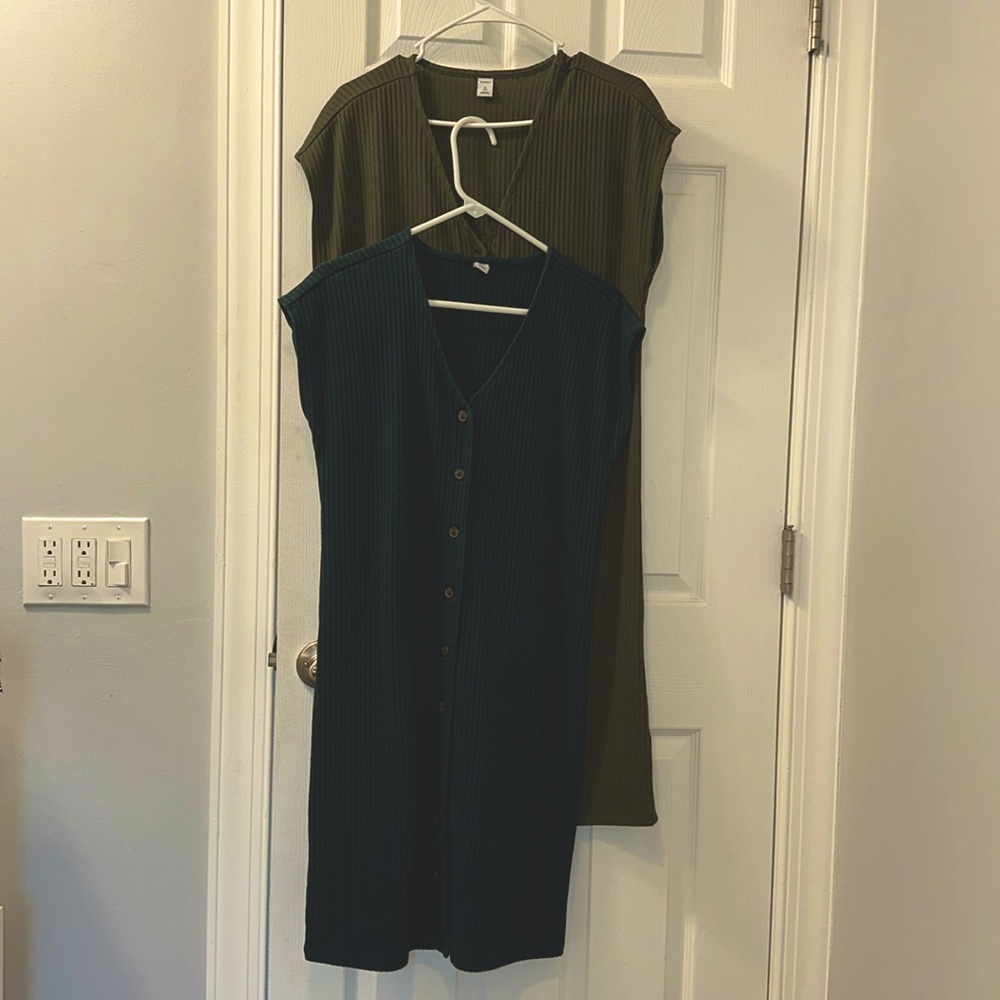 Set of 2 Women’s Old Navy Tall Dresses (1 small/1 medium)